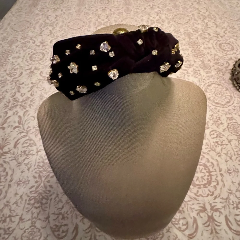 Lele Sadoughi Elegant Black Embellished Headband with stars and hearts - Picture 5 of 6